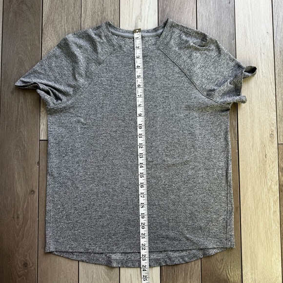 Lululemon Athletica License To Train Women’s Classic-Fit T-Shirt | Size: 12 | - Picture 7 of 7